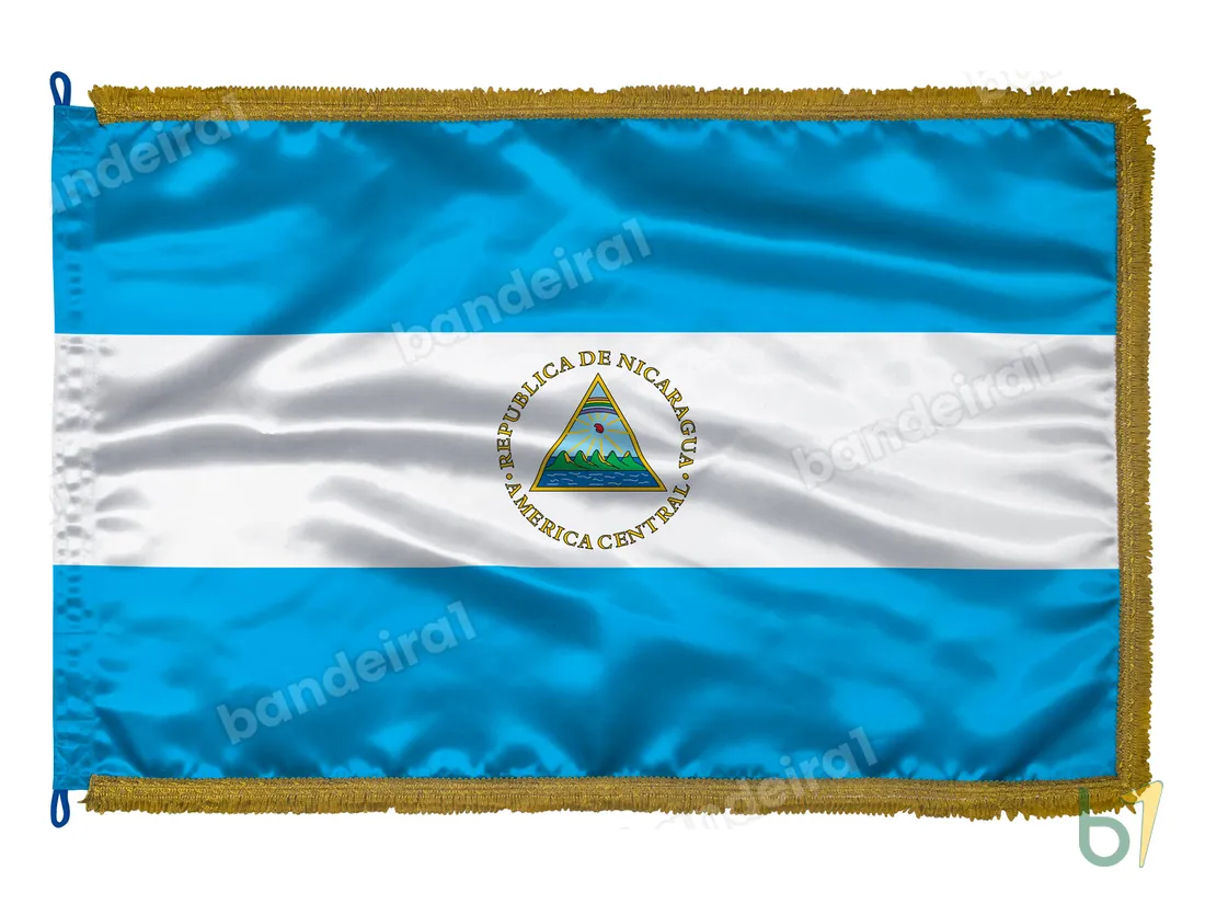 Bandeira da Nicarágua — cetim com franja ouro velho